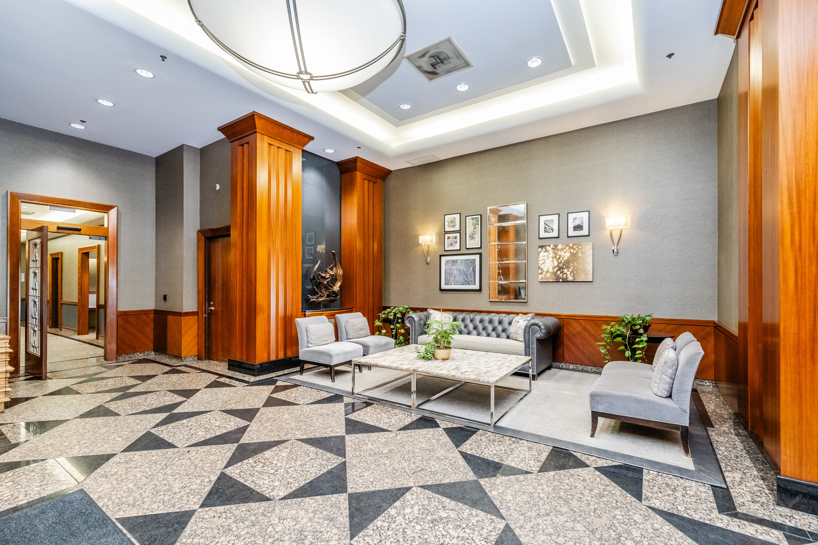 2nd image of 545 N Dearborn St, Chicago, IL 60654