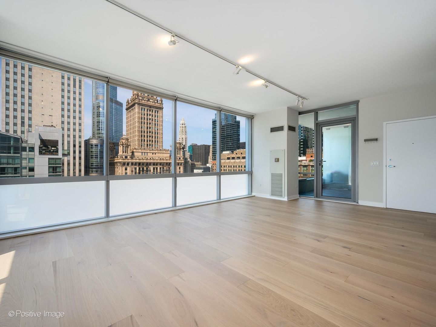 3rd image of 8 E Randolph St #2105, Chicago, IL 60601 | MLS# 12713525
