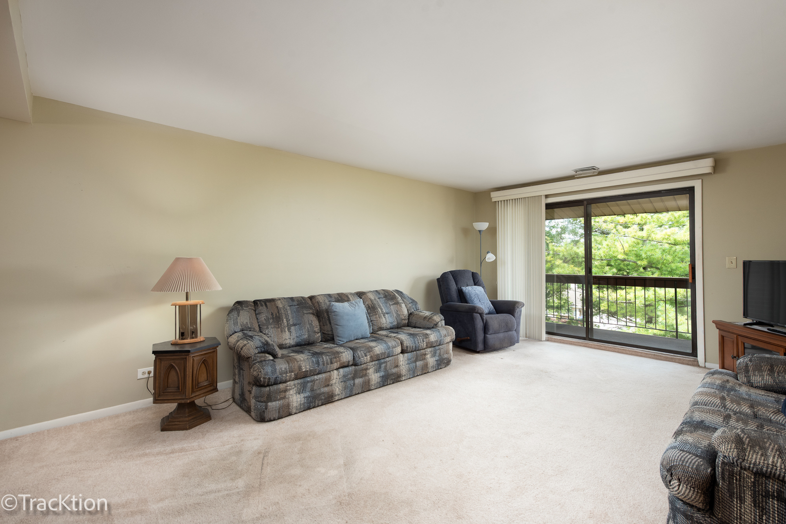 3rd image of 7525 Nantucket Dr, Darien, IL 60561