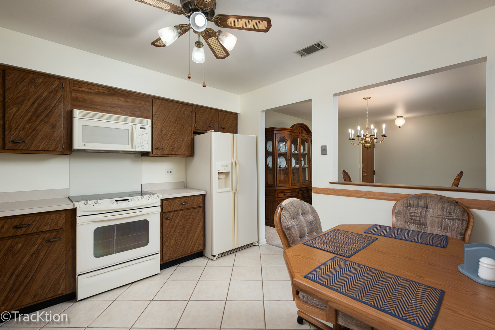 5th image of 7525 Nantucket Dr, Darien, IL 60561