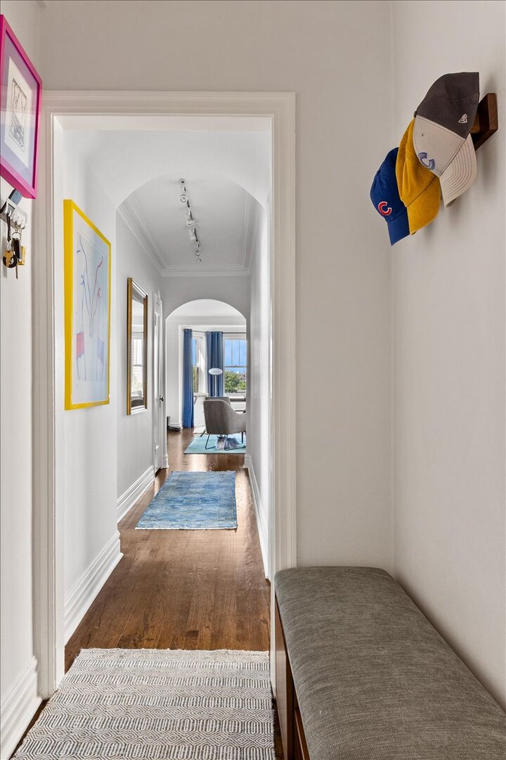 2nd image of 609 W Stratford Pl #7C, Chicago, IL 60657 | MLS# 12713586