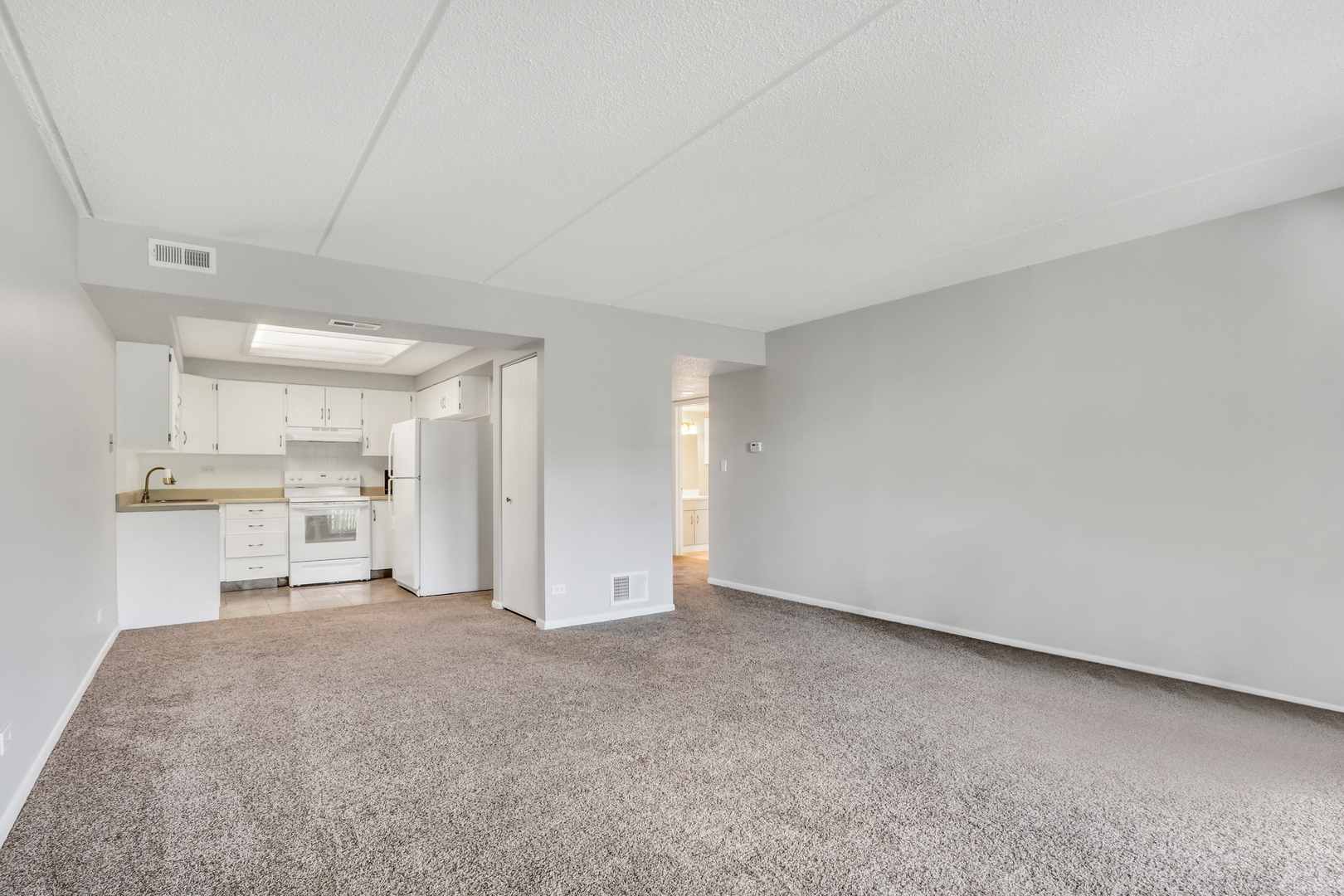 4th image of 917 Vose Dr #405, Gurnee, IL 60031 | MLS# 12713588