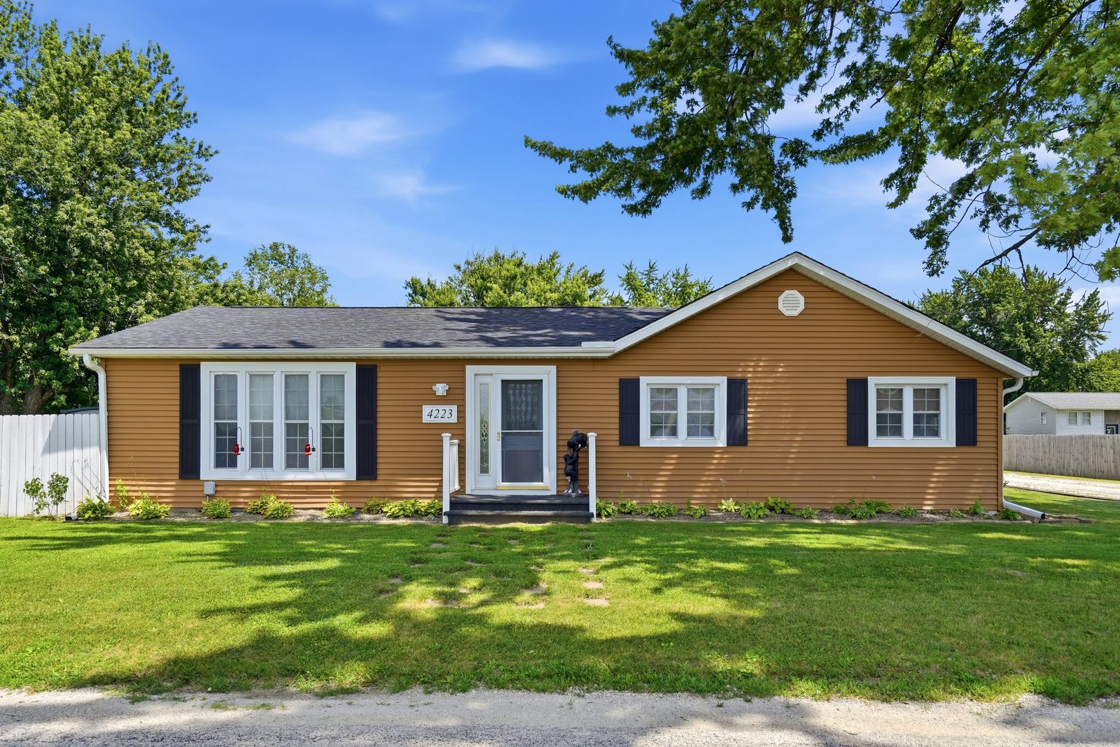 Homes for sale in Port Byron, IL | 4223 193rd St N, Port Byron, IL 61275 | MLS# 12713605
