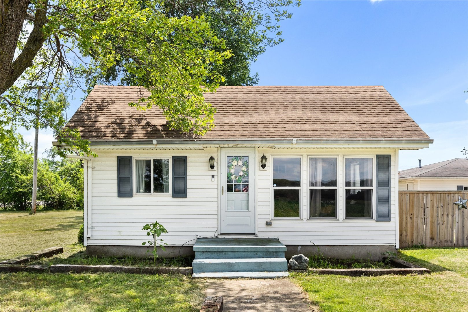 Homes for sale in Streator, IL | 4952 E 3150 North Rd, Streator, IL 61364 | MLS# 12713637