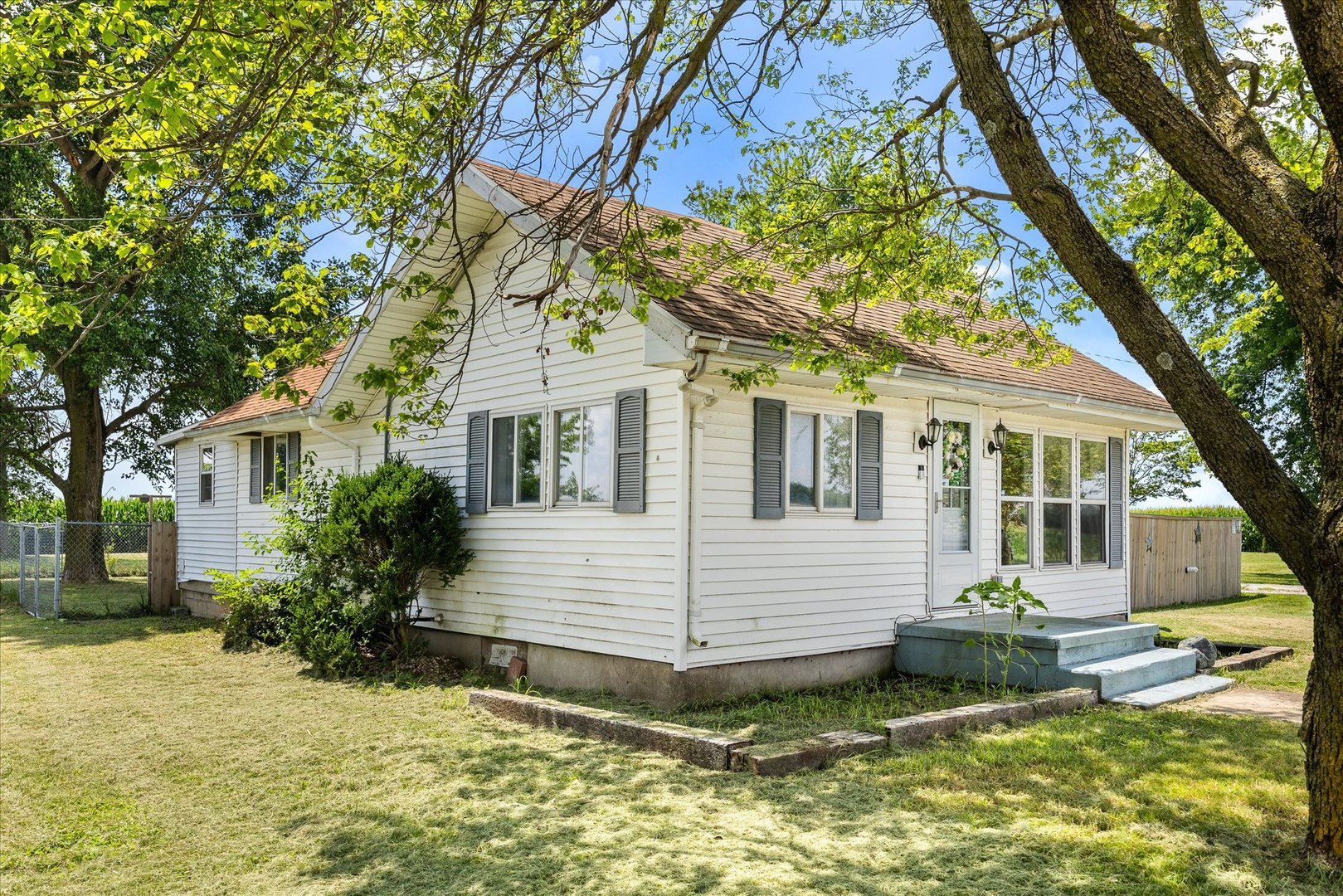 Homes for sale in Streator, IL | 4952 E 3150 North Rd, Streator, IL 61364 | MLS# 12713637