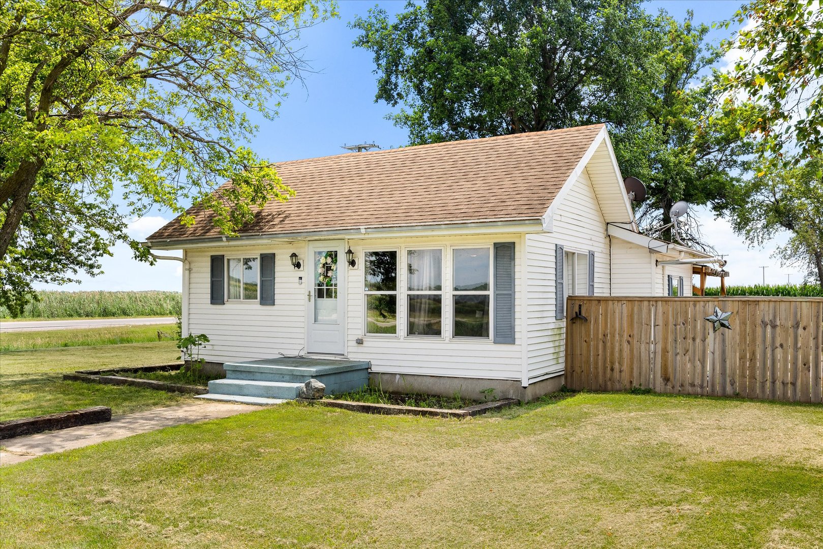 Homes for sale in Streator, IL | 4952 E 3150 North Rd, Streator, IL 61364 | MLS# 12713637