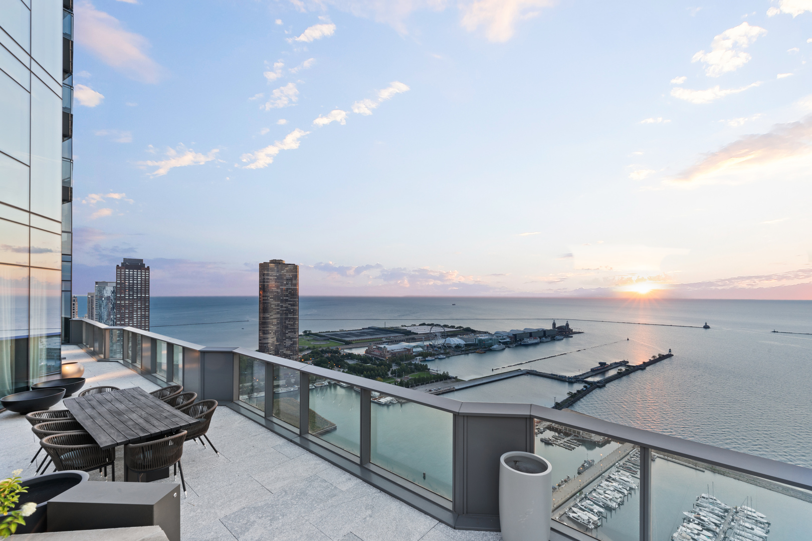 2nd image of 211 N Harbor Dr, Chicago, IL 60601