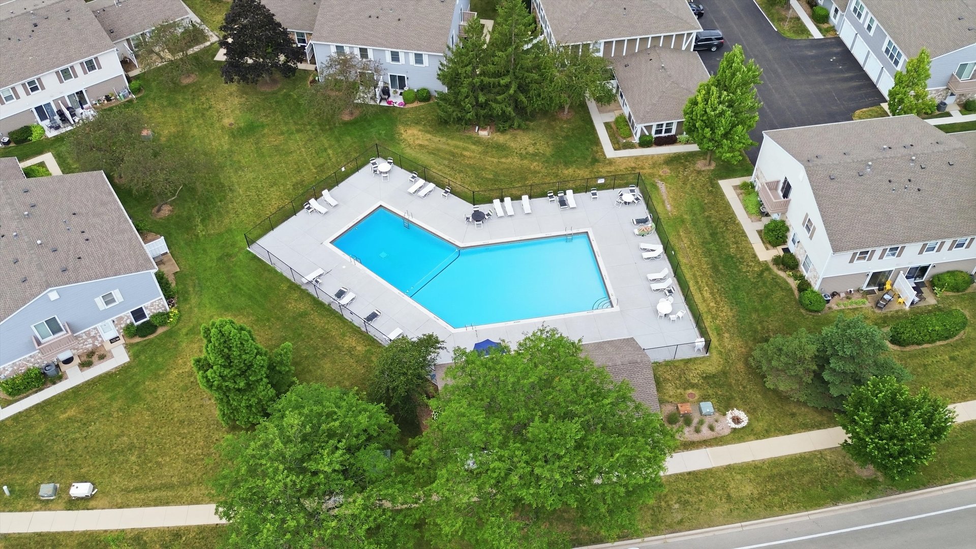 Homes for sale in Schaumburg, IL | 1046 Hampton Harbor #1046, Schaumburg, IL 60193 | MLS# 12713690