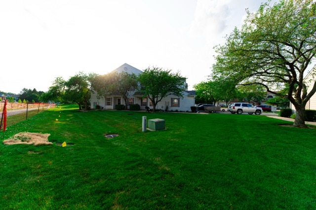 2nd image of 737 W Streamwood Blvd, Streamwood, IL 60107
