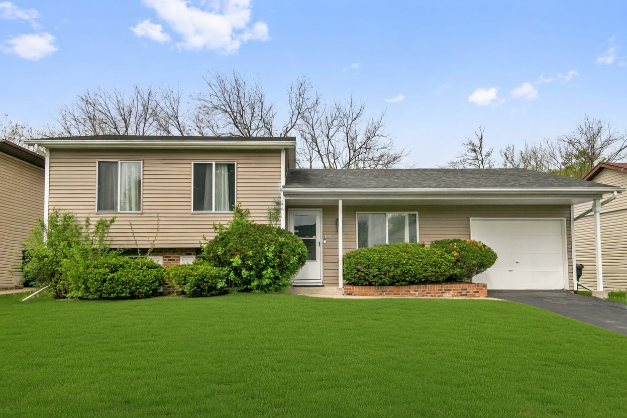 1st image of 18200 Fountainbleau Dr, Hazel Crest, IL 60429 | MLS# 12713764