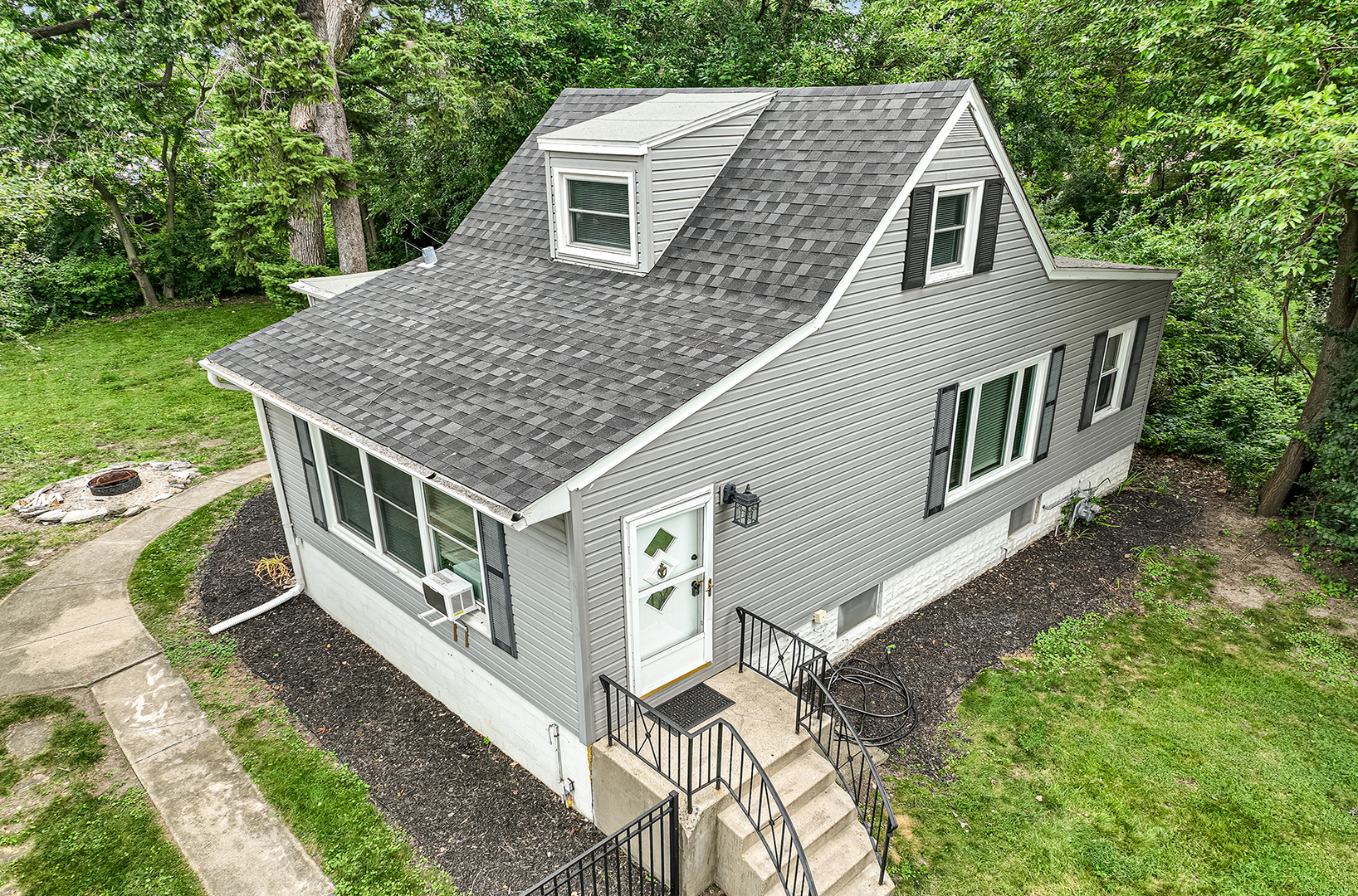 4th image of 28 S Richmond Ave, Westmont, IL 60559 | MLS# 12713776