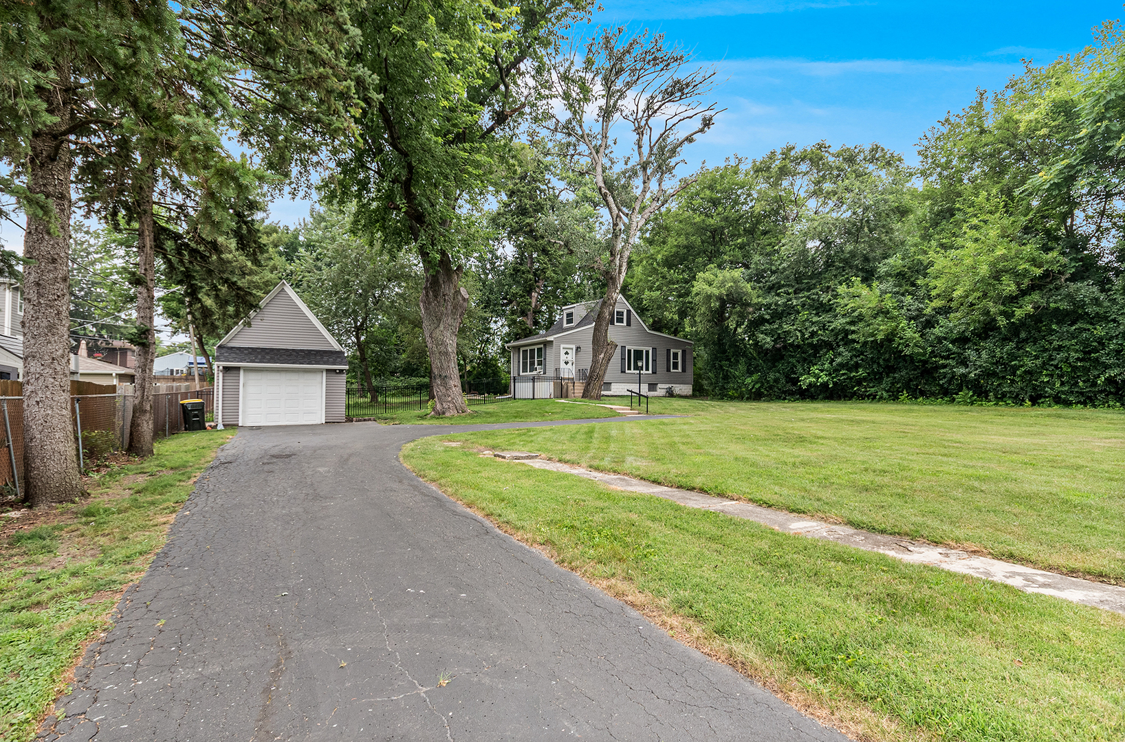 3rd image of 28 S Richmond Ave, Westmont, IL 60559 | MLS# 12713776