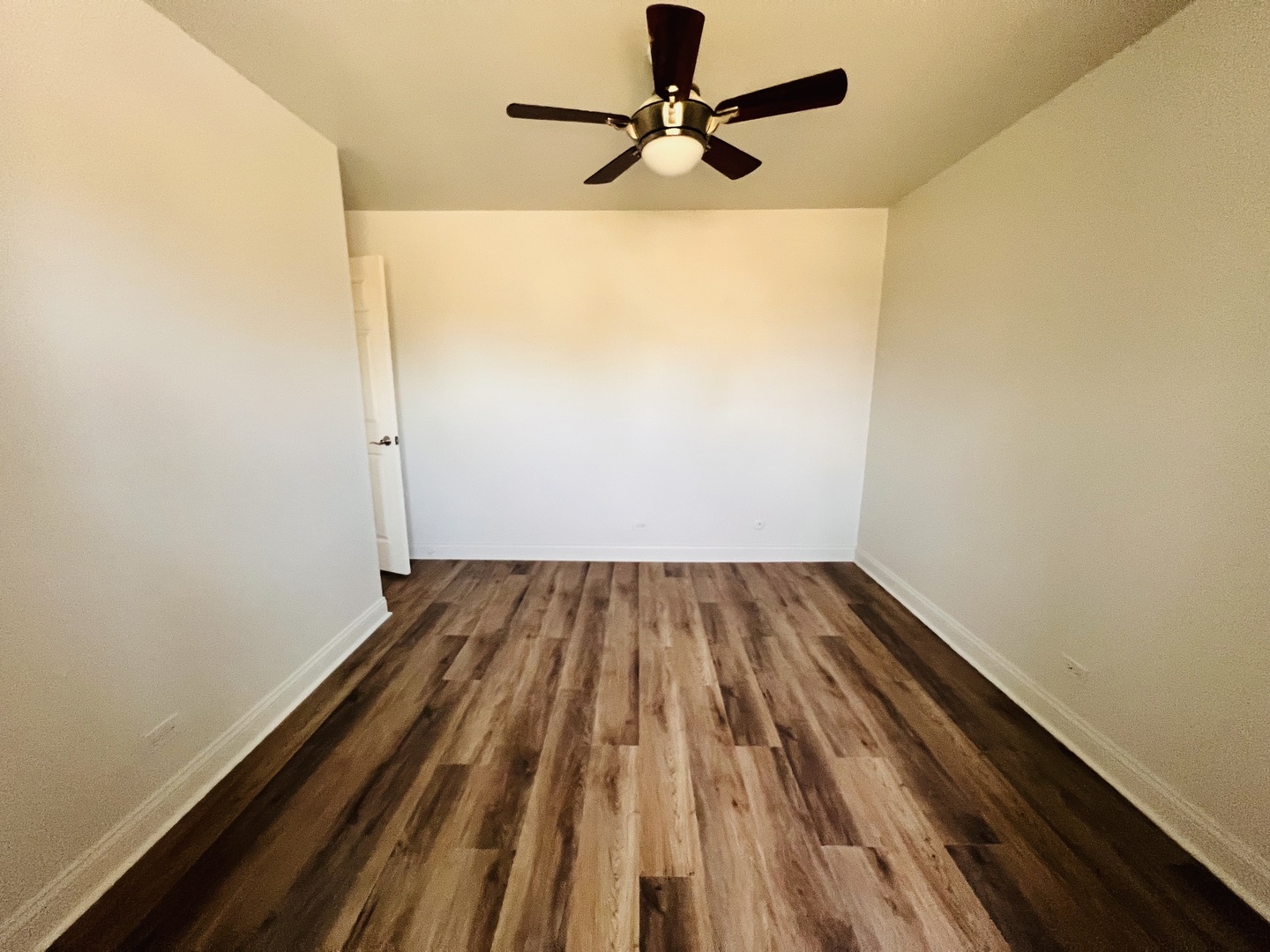 2nd image of 575 Greystone Ln, Wheeling, IL 60090