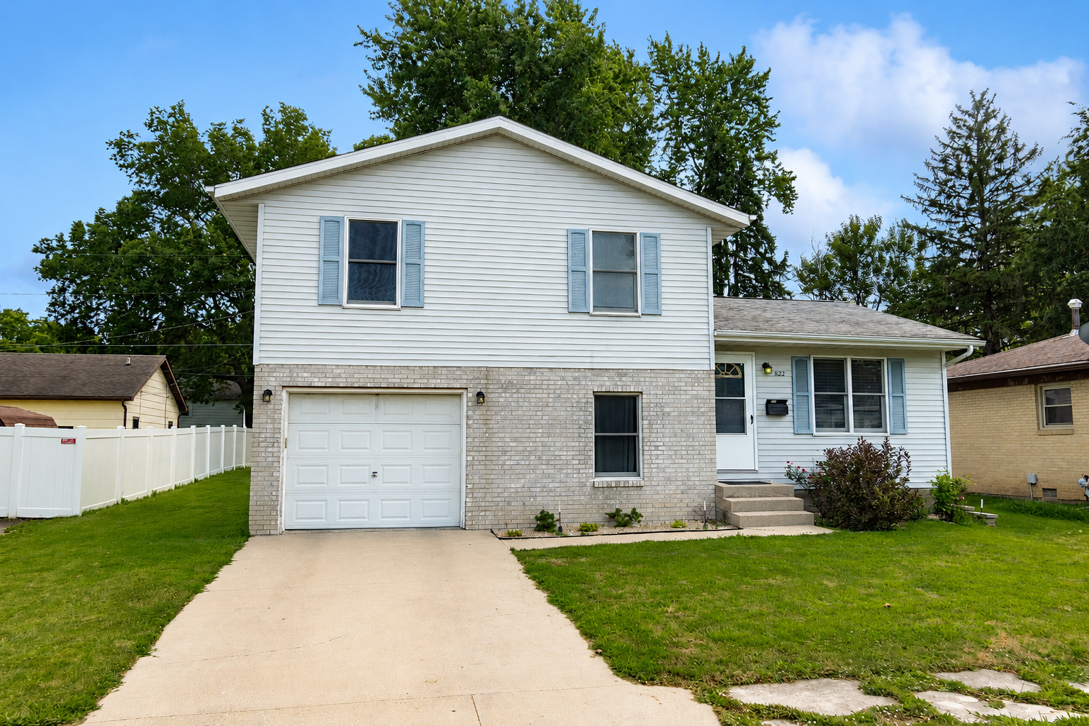 Homes for sale in Pontiac, IL | 822 E Washington St, Pontiac, IL 61764 | MLS# 12713815