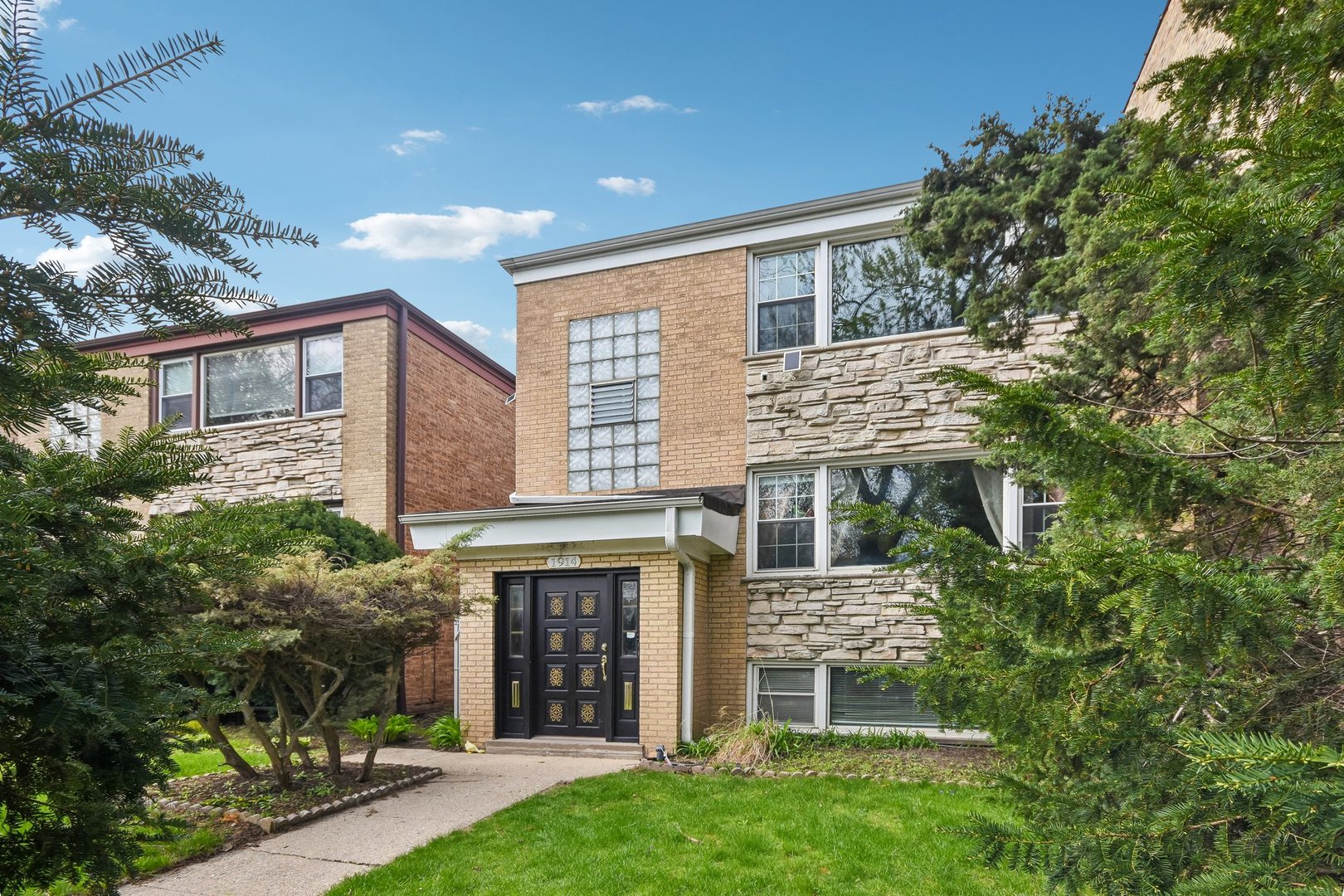 1st image of 1914 W Farwell Ave, Chicago, IL 60626 | MLS# 12713838