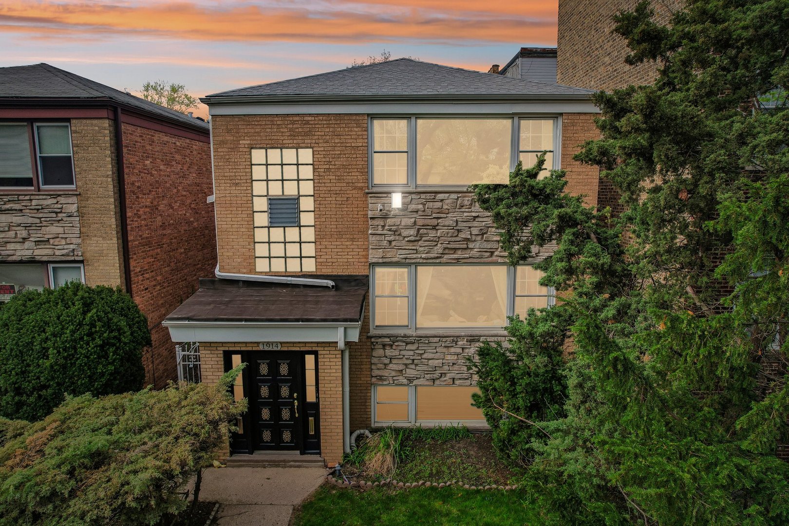 2nd image of 1914 W Farwell Ave, Chicago, IL 60626 | MLS# 12713838