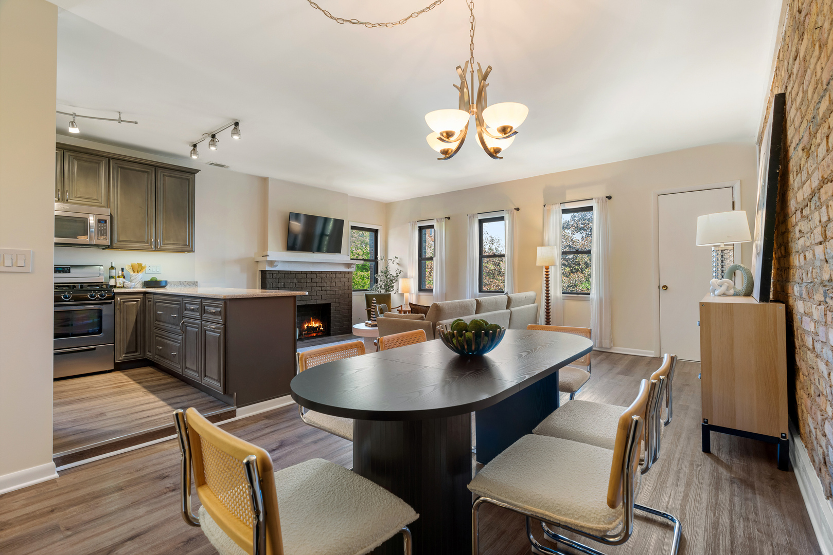 5th image of 824 Hinman Ave #3N, Evanston, IL 60202 | MLS# 12713846