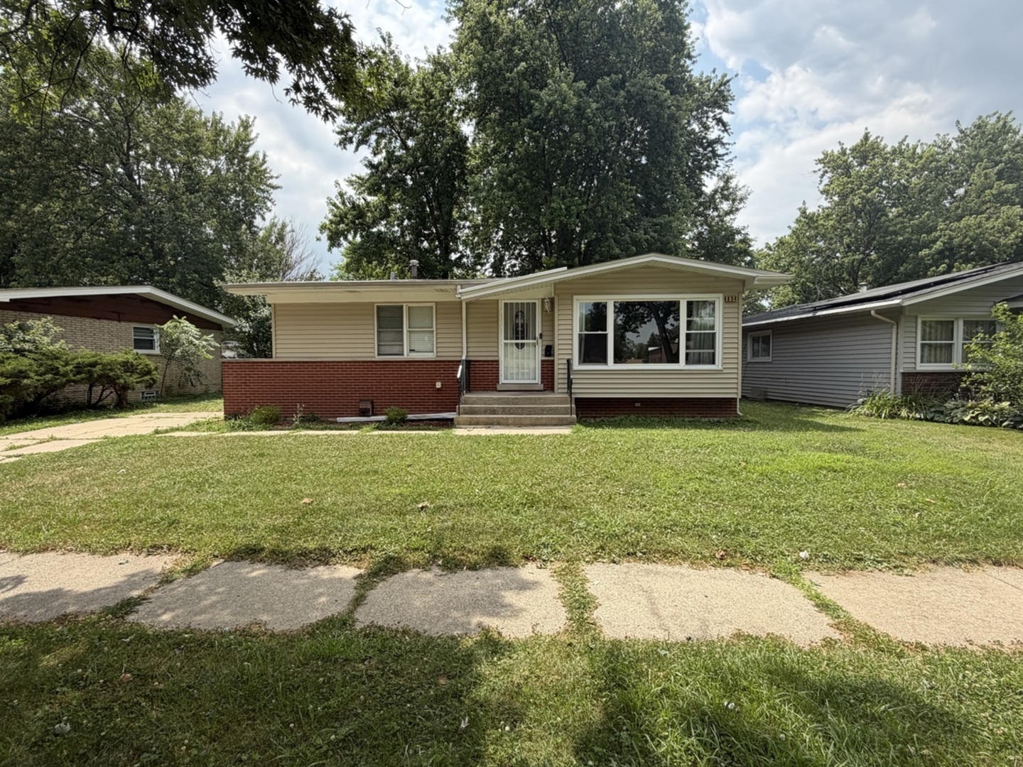 1st image of 834 W Strieff Ln, Glenwood, IL 60425 | MLS# 12713858