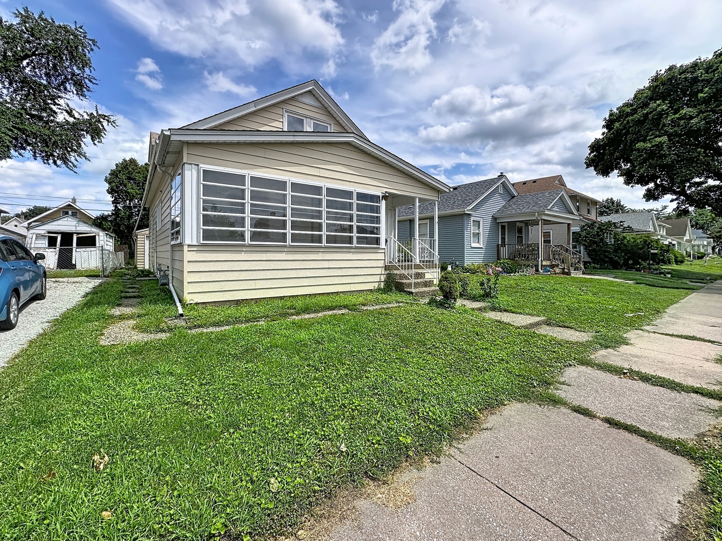 2nd image of 1525 41st St, Rock Island, IL 61201 | MLS# 12713867