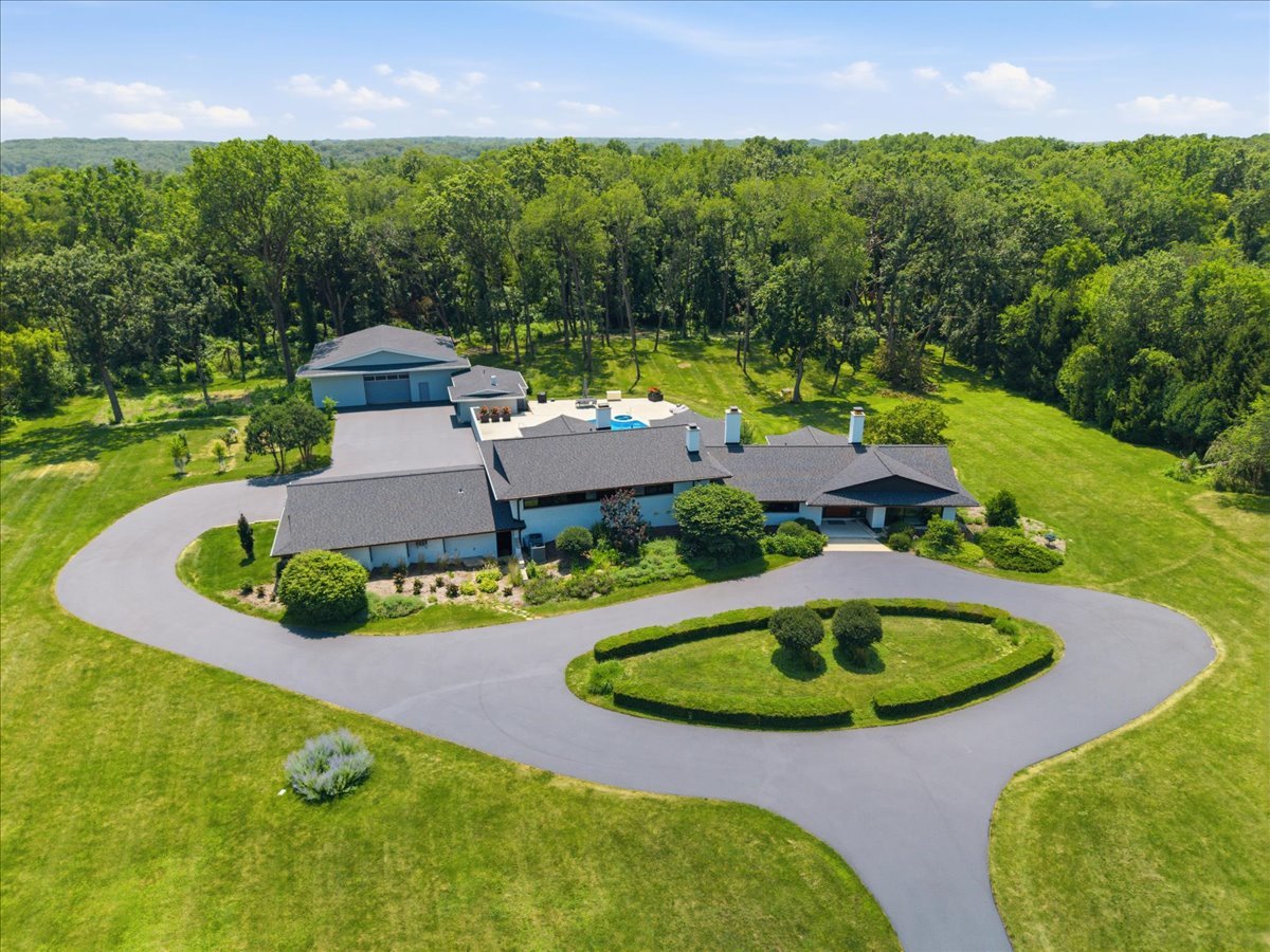 1st image of 215 Woodhaven Ln, Barrington, IL 60010 | MLS# 12713886