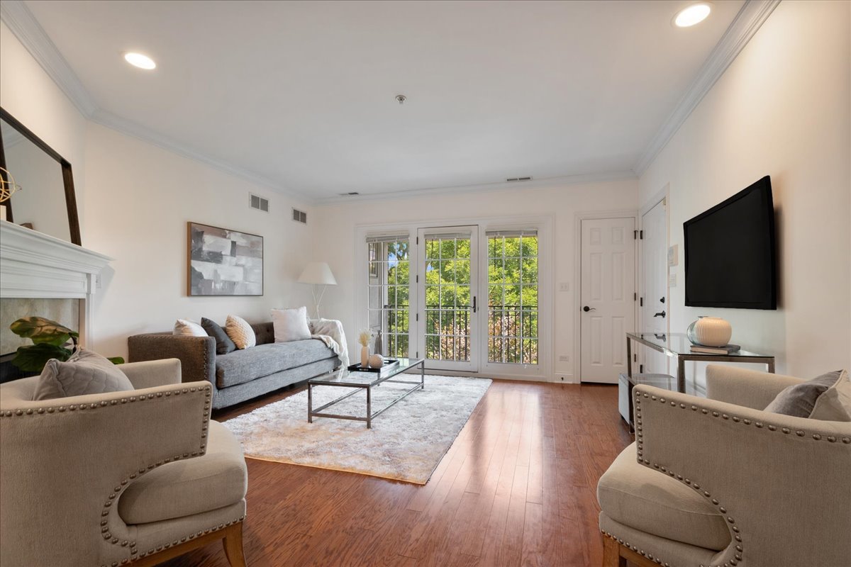 5th image of 2536 Mcdaniel Ave, Evanston, IL 60201