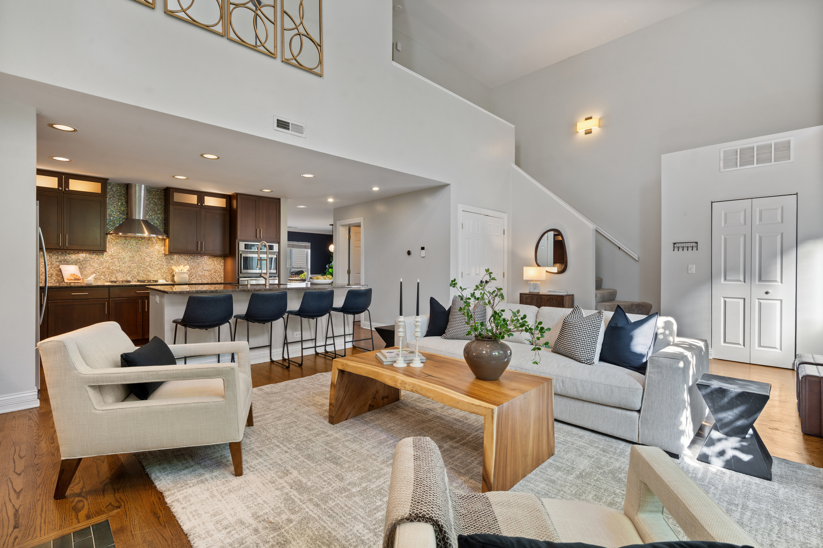 4th image of 2843 N Lincoln Ave, Chicago, IL 60657