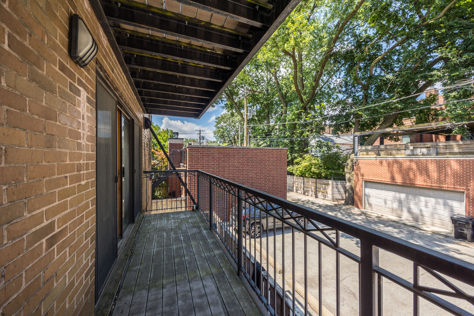 2nd image of 1122 W Altgeld St, Chicago, IL 60614