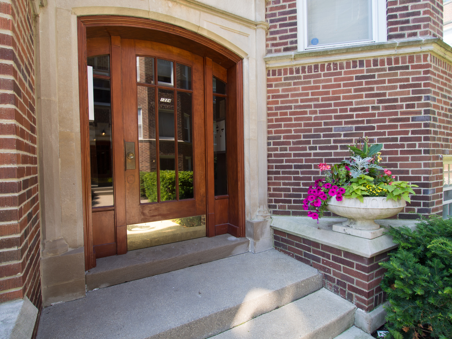 1st image of 1224 Elmwood Ave #2W, Evanston, IL 60202 | MLS# 12714020