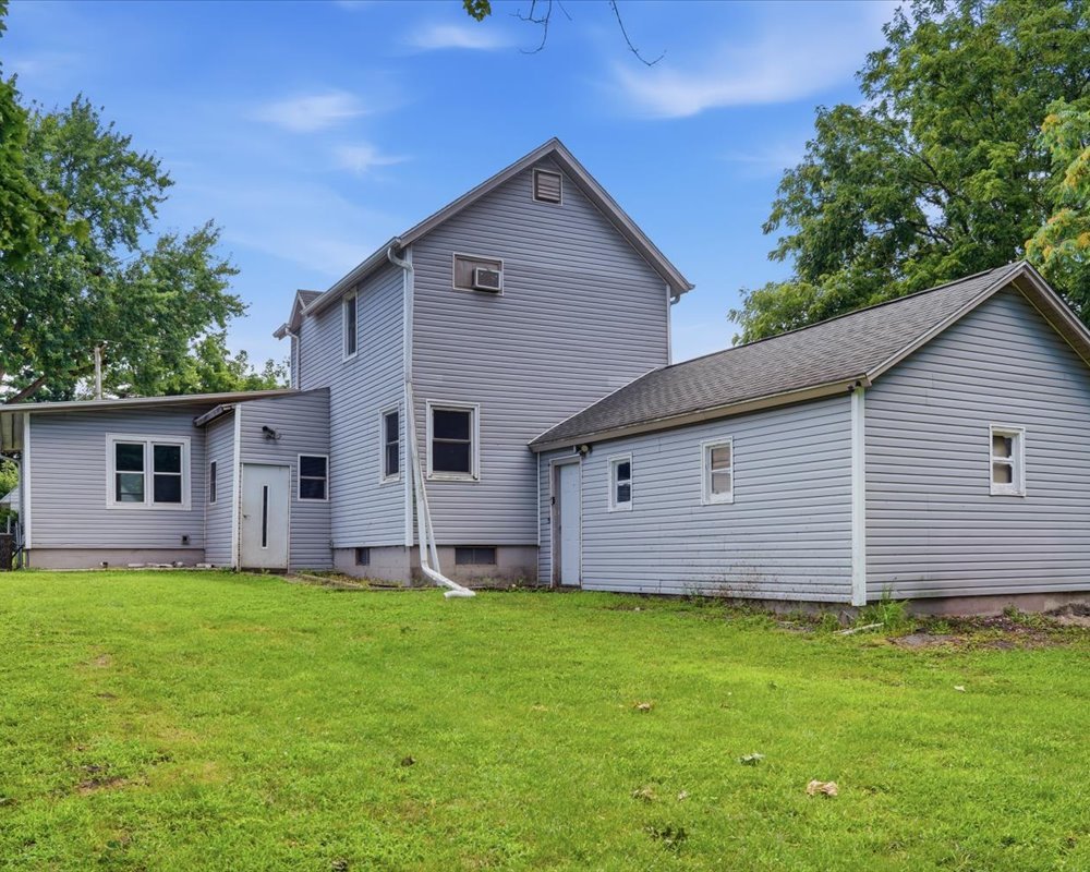 Homes for sale in Sterling, IL | 704 12Th Ave, Sterling, IL 61081 | MLS# 12714033