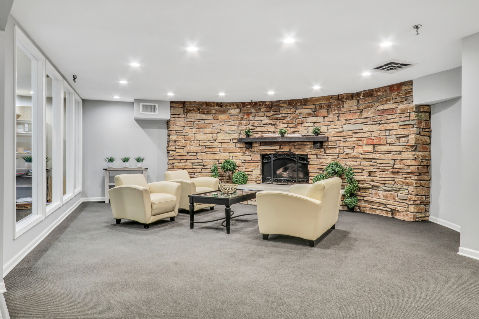 2nd image of 250 W Parliament Pl #219, Mount Prospect, IL 60056 | MLS# 12714046