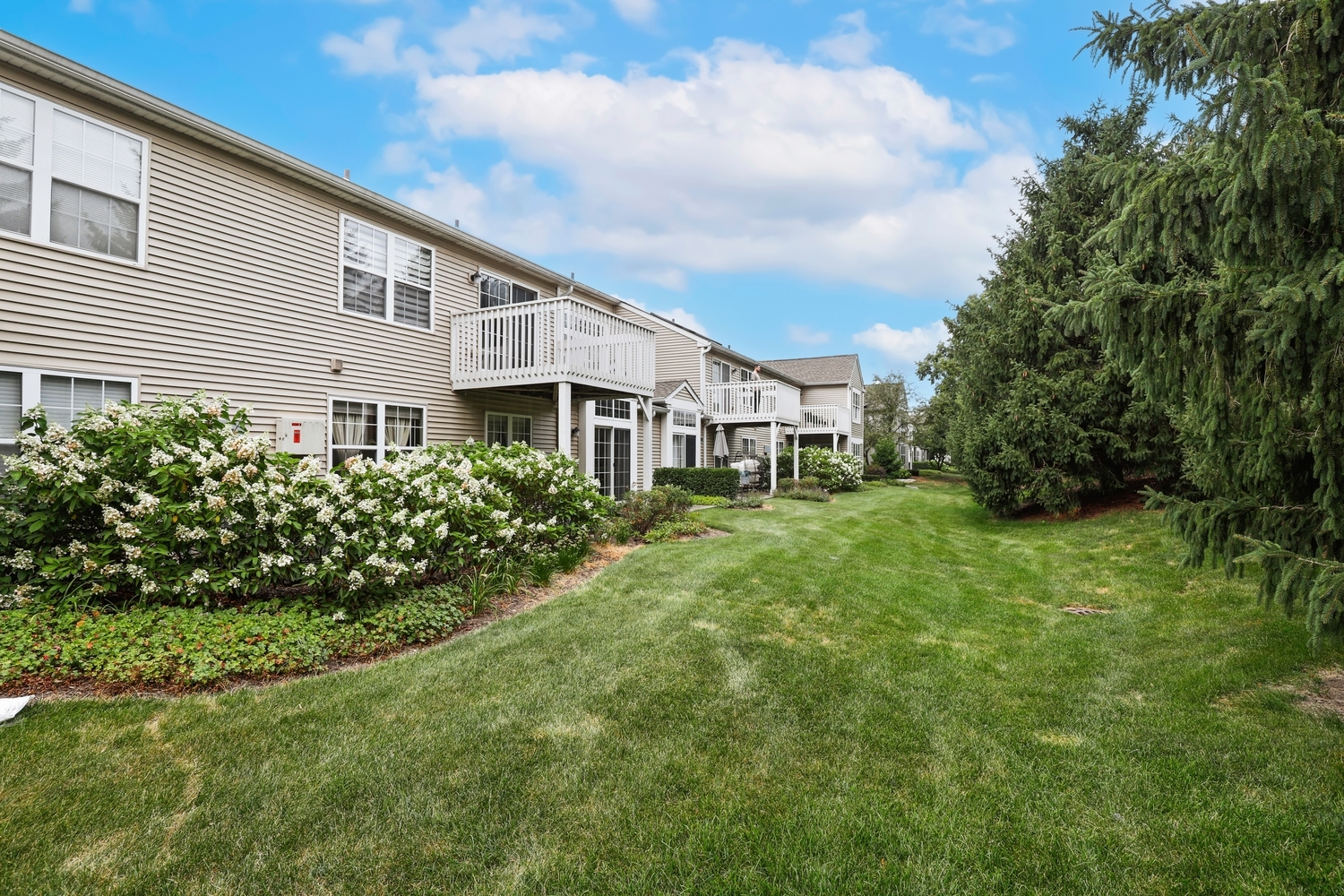 2nd image of 2803 Rutland Cir, Naperville, IL 60564