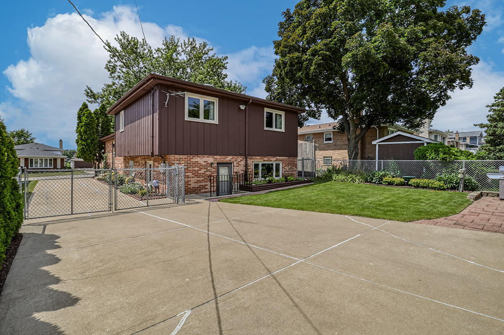 3rd image of 707 Houston St, Lemont, IL 60439 | MLS# 12714098