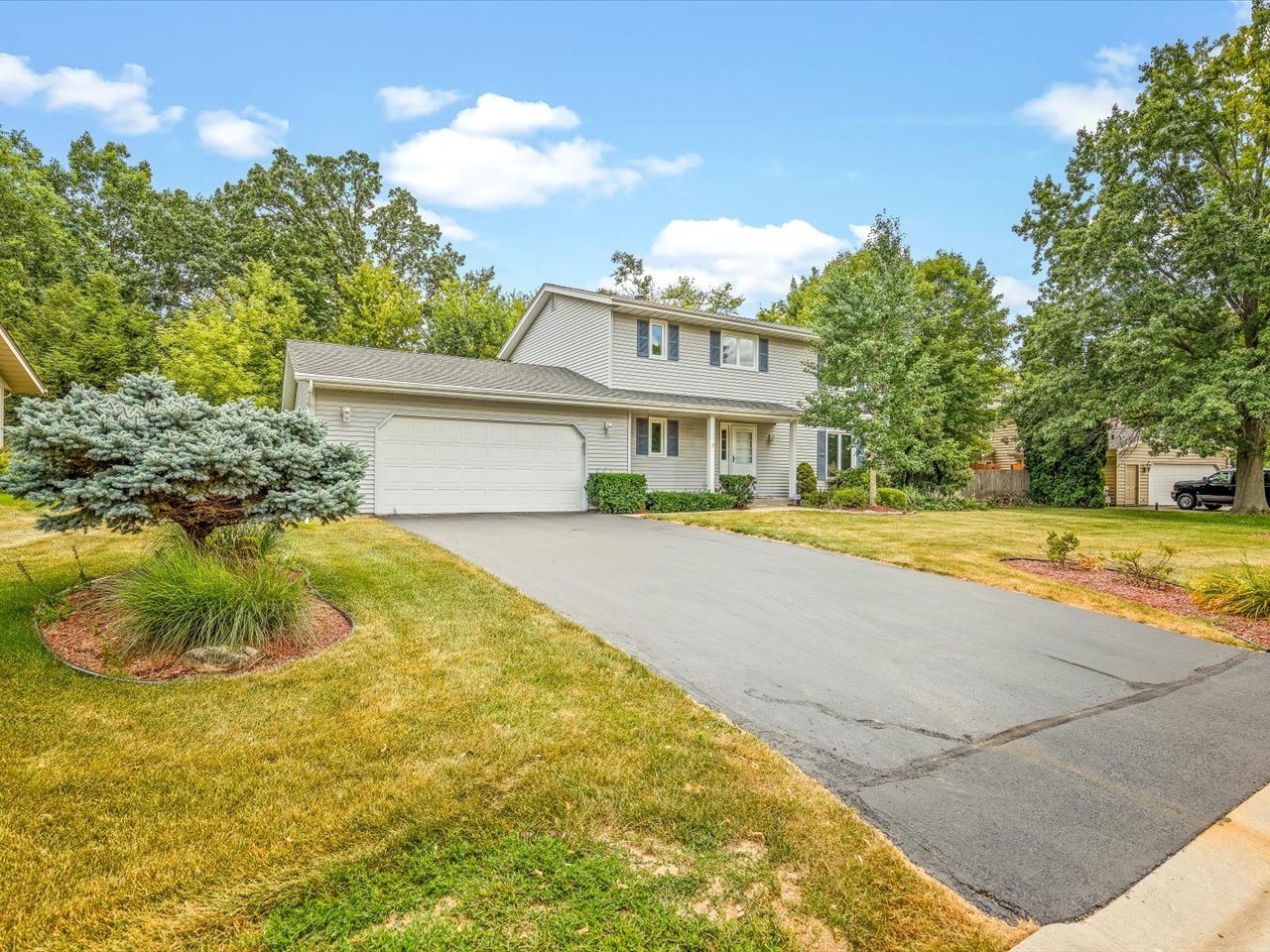 2nd image of 1770 Sweetbriar Ln, Rockford, IL 61107 | MLS# 12714111