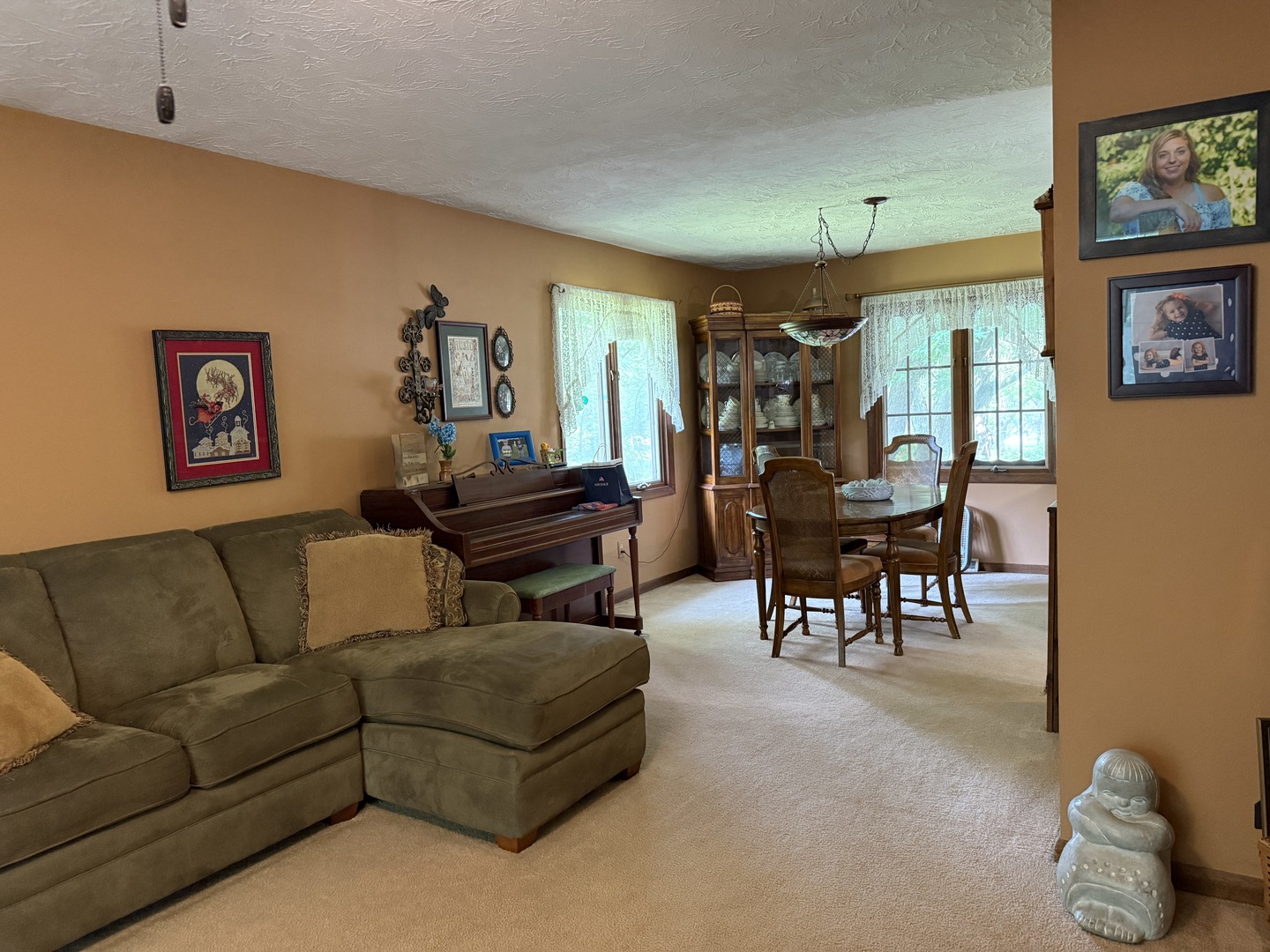 Homes for sale in Geneseo, IL | 28 Crestview Dr, Geneseo, IL 61254 | MLS# 12714165