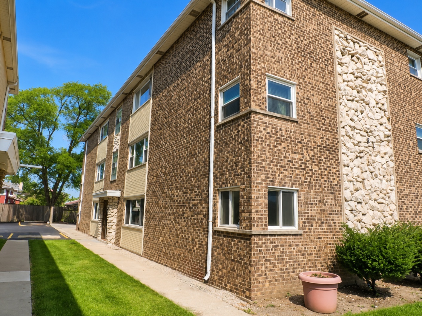 2nd image of 2440 River Rd #1E, River Grove, IL 60171 | MLS# 12714199