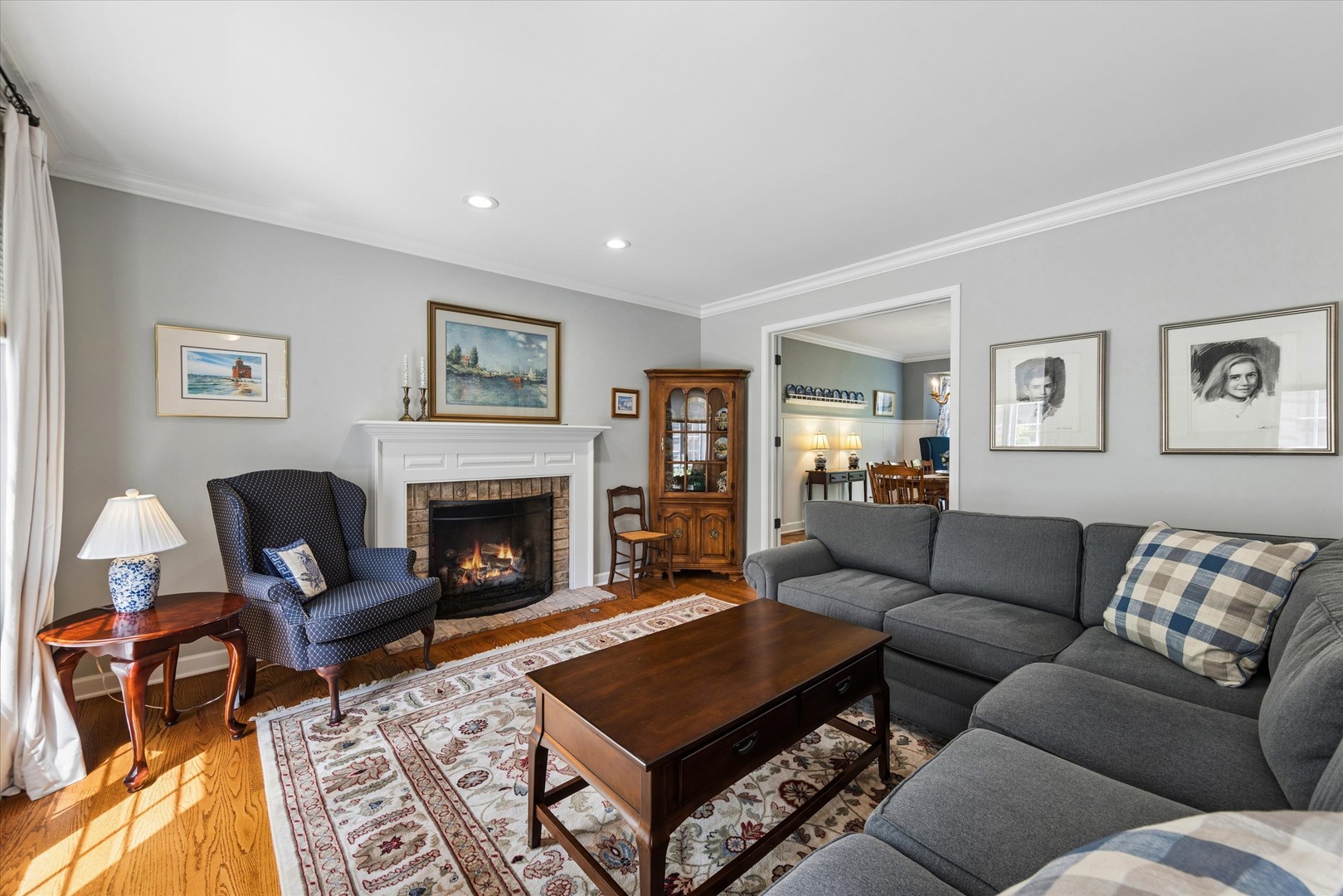 3rd image of 10 Tartan Ridge Rd, Burr Ridge, IL 60527 | MLS# 12714350