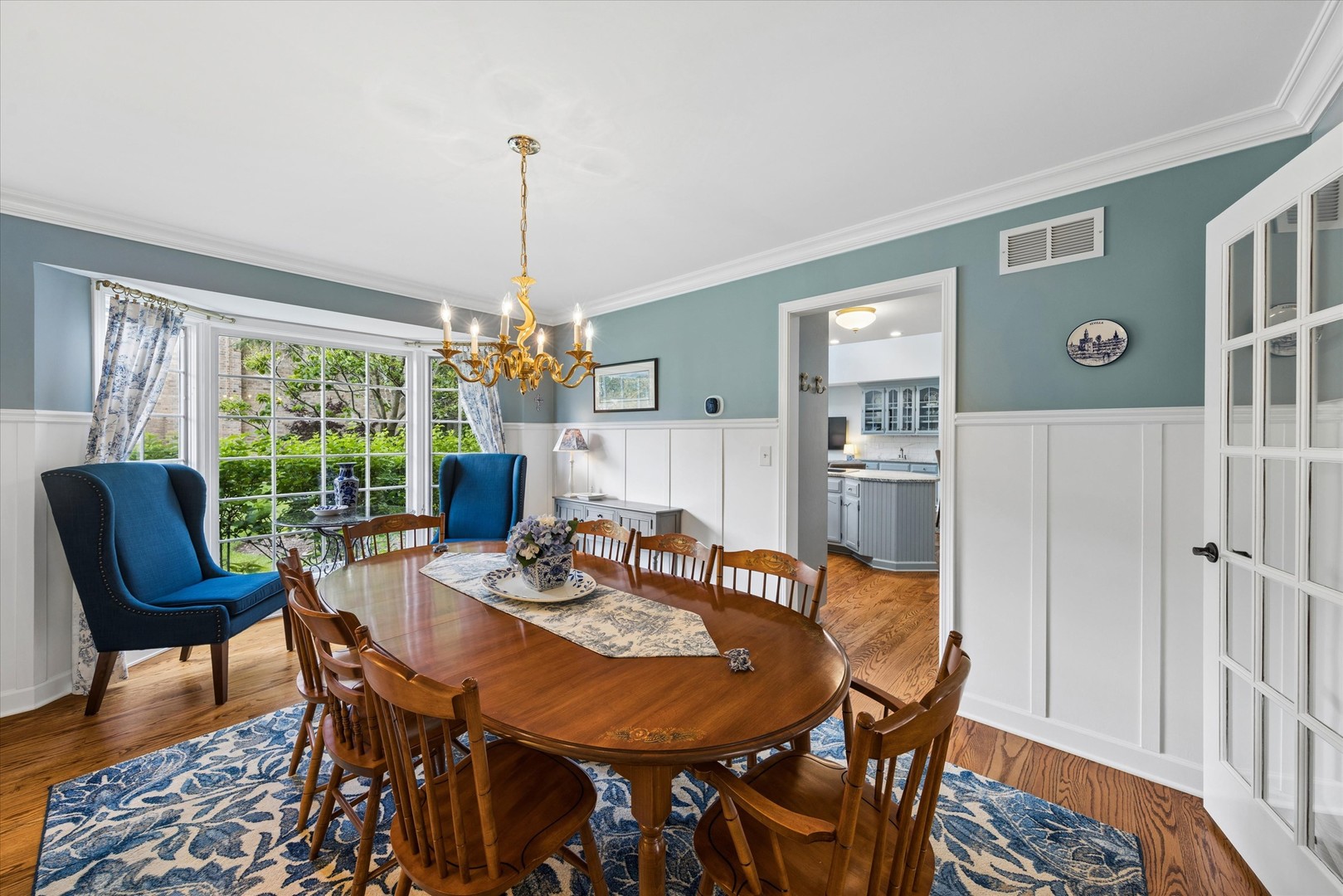 5th image of 10 Tartan Ridge Rd, Burr Ridge, IL 60527 | MLS# 12714350