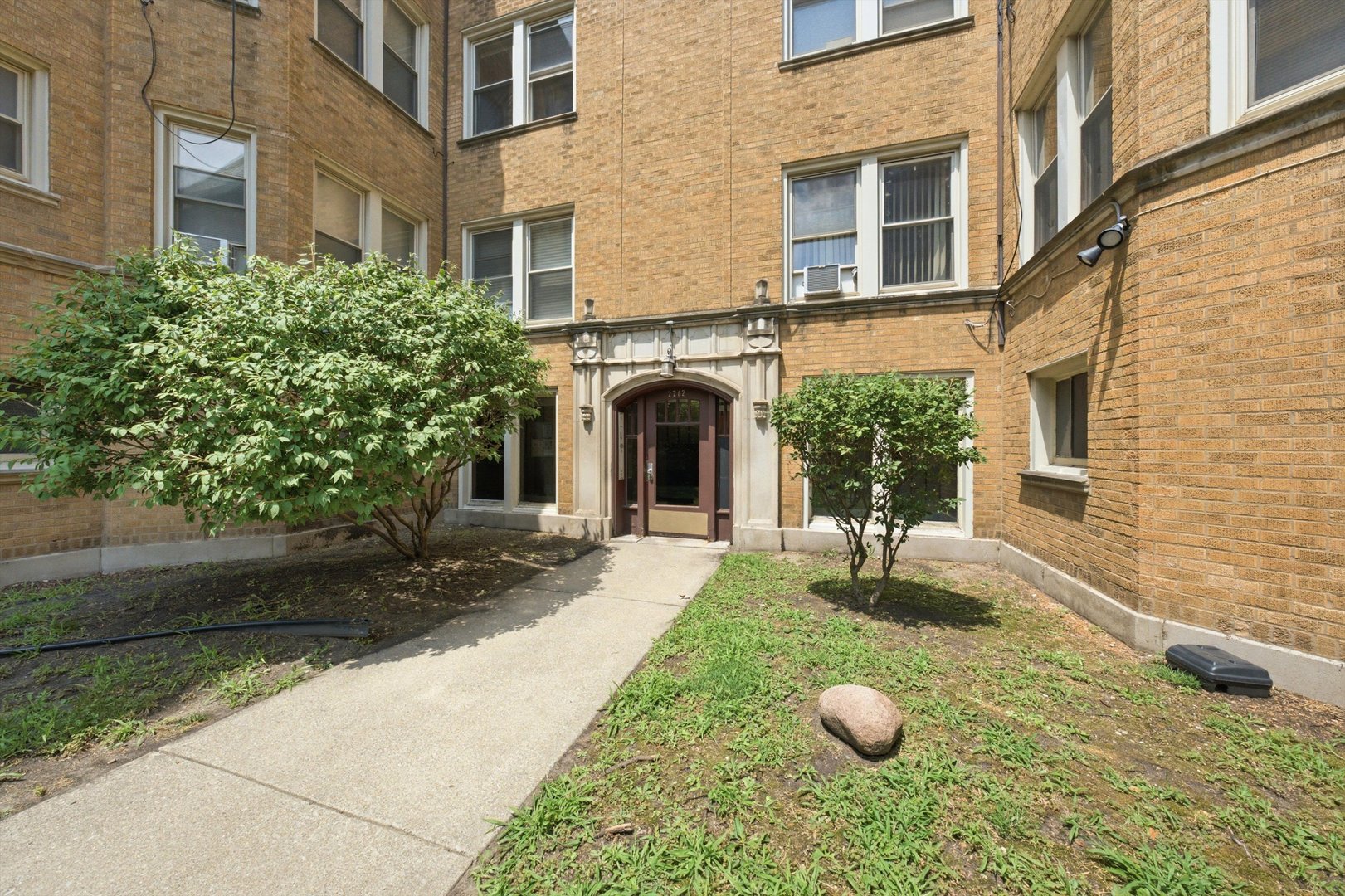 2nd image of 2212 E 70th St #1B, Chicago, IL 60649 | MLS# 12714410