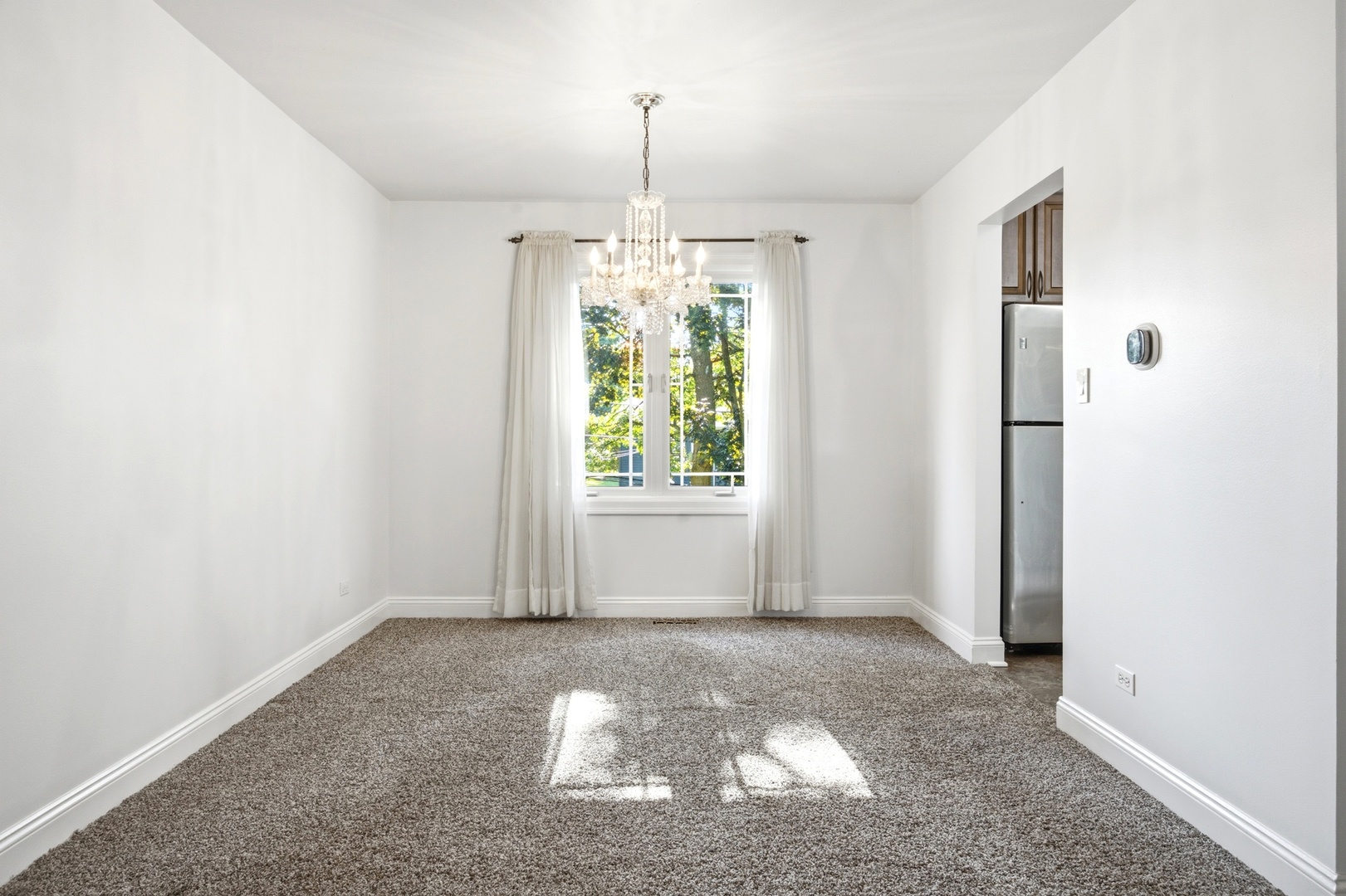 3rd image of 8016 Geneva St, Woodridge, IL 60517 | MLS# 12714553