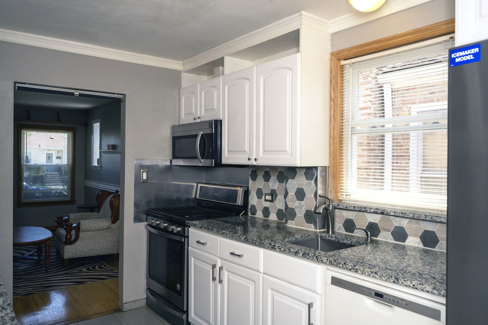Homes for sale in Chicago, IL | 3936 N Oconto Ave, Chicago, IL 60634 | MLS# 12714594