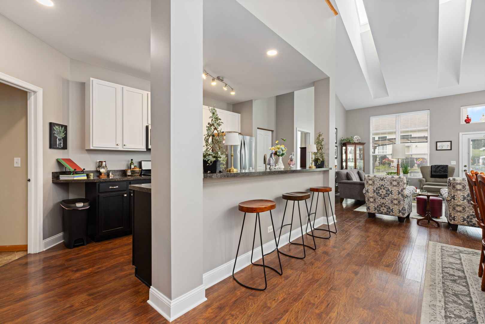 3rd image of 936 Bluebell Cir, Joliet, IL 60431 | MLS# 12714621