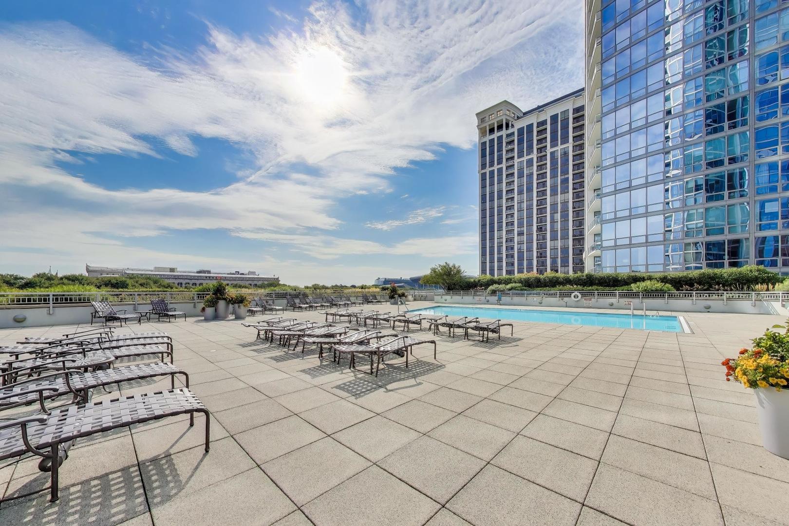 2nd image of 1211 S Prairie Ave, Chicago, IL 60605