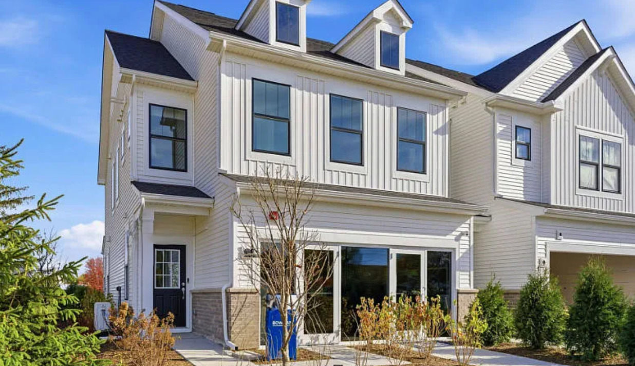 1st image of 2044 Palmer Ct #5001, Hoffman Estates, IL 60169 | MLS# 12714679