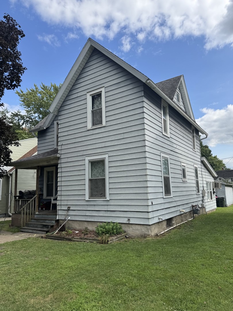 Homes for sale in Sterling, IL | 407 W 6th St, Sterling, IL 61081 | MLS# 12714690