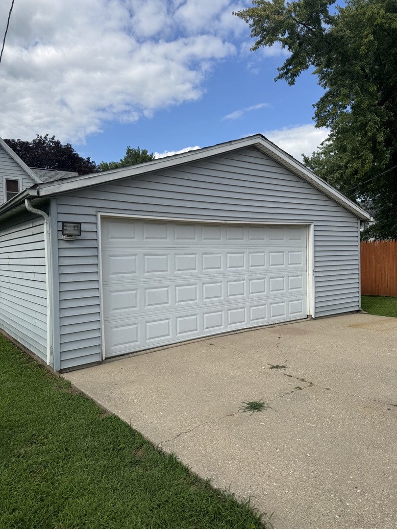 Homes for sale in Sterling, IL | 407 W 6Th St, Sterling, IL 61081 | MLS# 12714690
