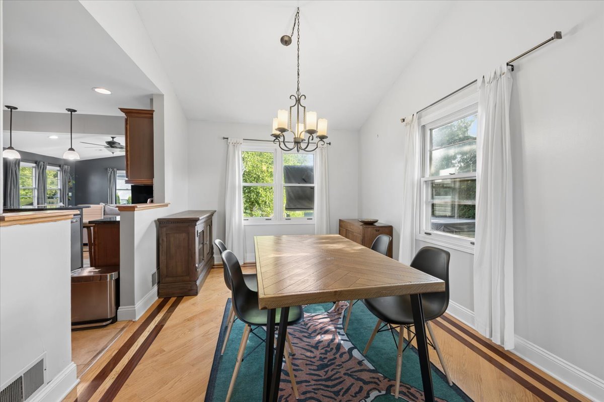 5th image of 725 Buffalo Cir, Carol Stream, IL 60188 | MLS# 12714693