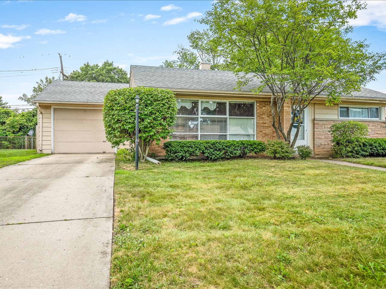 2nd image of 4210 Buckingham Dr, Rockford, IL 61107 | MLS# 12714699