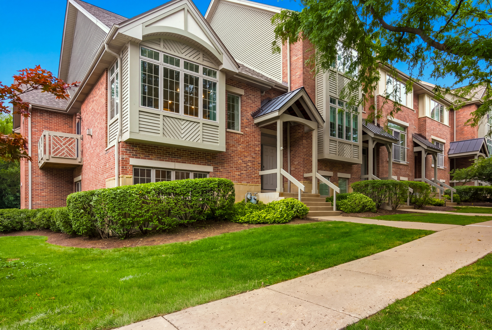 1st image of 60 E Hattendorf Ave, Roselle, IL 60172 | MLS# 12714752