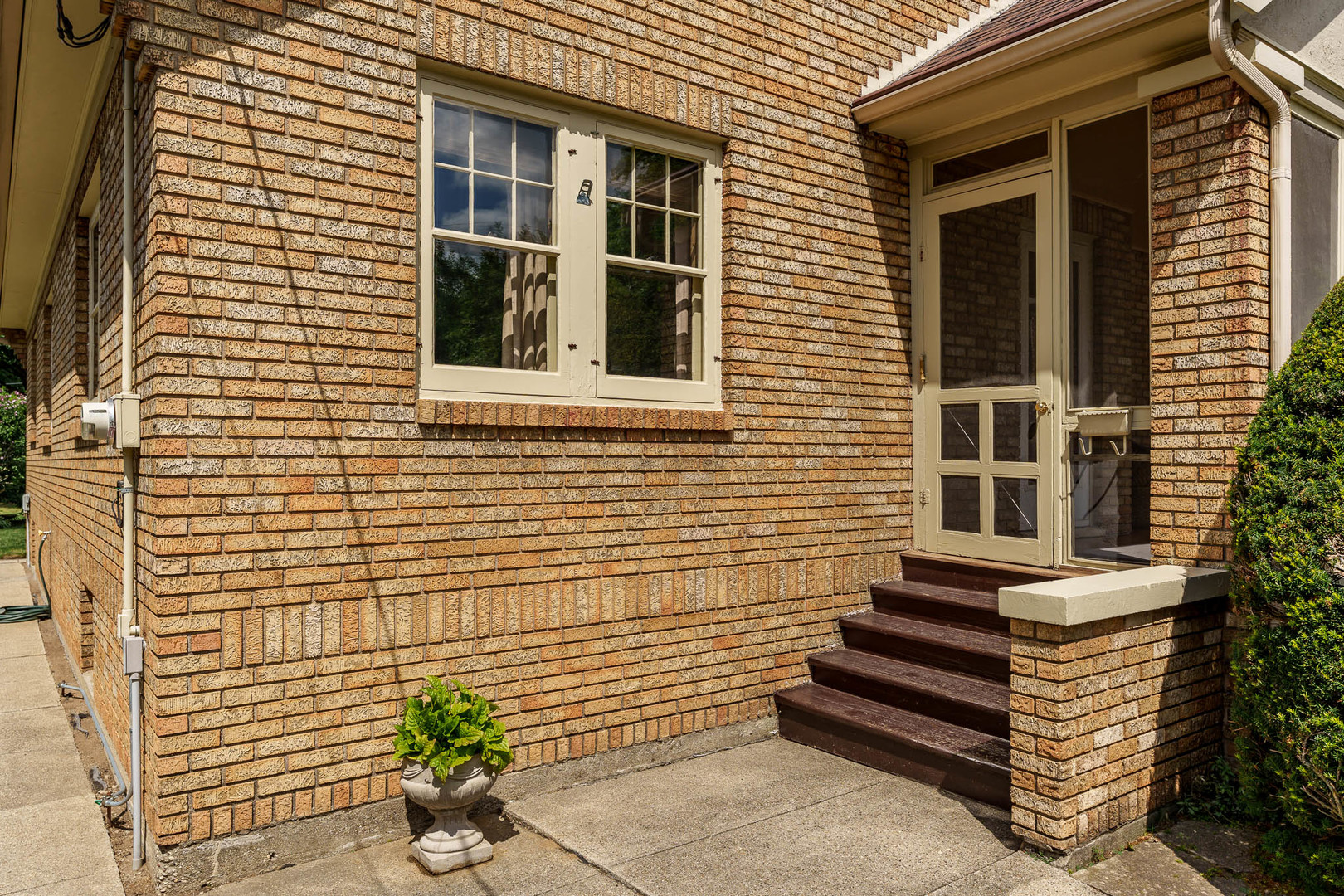 2nd image of 626 Smith Ave, Rockford, IL 61107 | MLS# 12714761