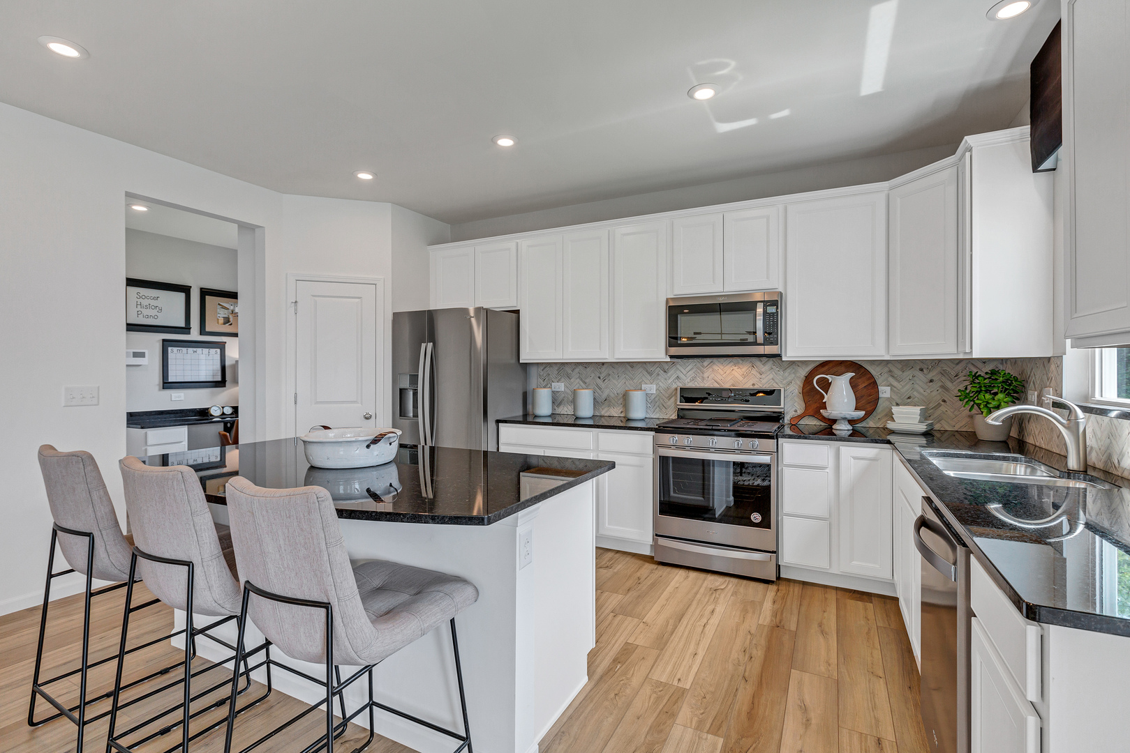 2nd image of 12462 Killarney Dr, Lemont, IL 60439 | MLS# 12714787